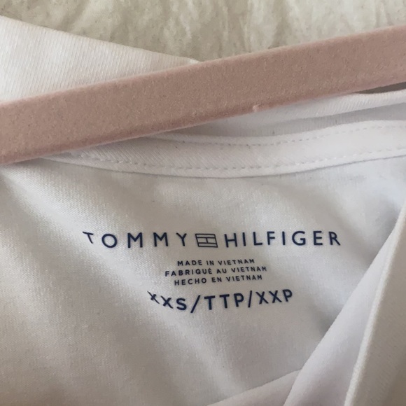 tommy Hilfiger - Picture 2 of 2